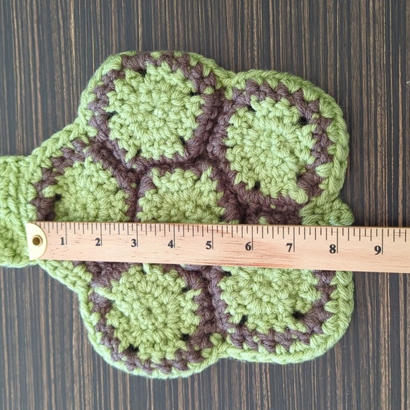 Newborn knitted turtle suit - perfect for photoshoots - Picture 6 of 7